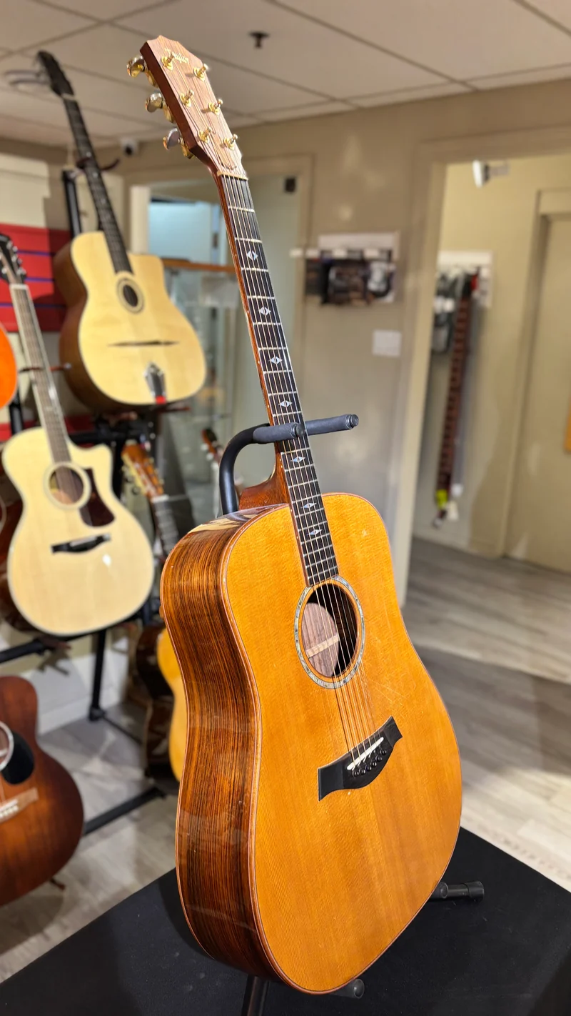 Pre-Owned Taylor 810-WMB Special Edition Acoustic Guitar