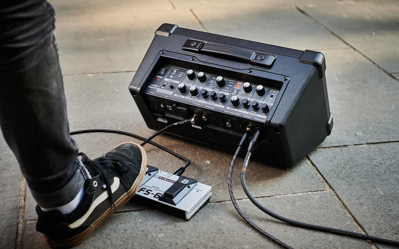 BOSS CUBE Street II Battery-Powered Stereo Amplifier - Black