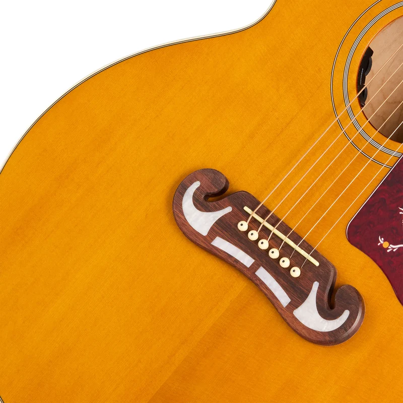 J-200 Studio Natural