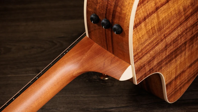 214ce-K DLX Natural Grand Auditorium