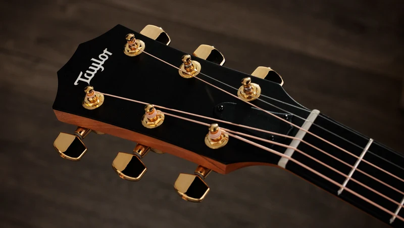 214ce-K DLX Natural Grand Auditorium