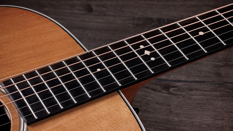 Gold Label 710e Natural Dreadnought
