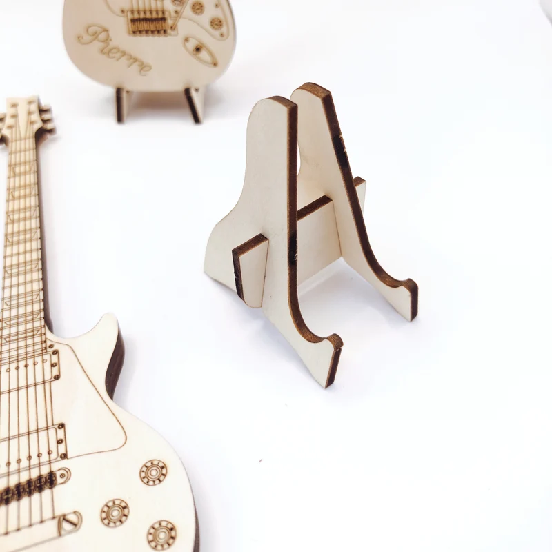 Boîte guitare personnalisé et médiators électrique ou acoustique