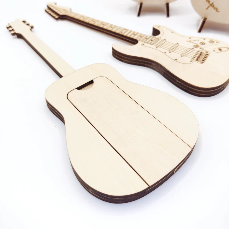 Boîte guitare personnalisé et médiators électrique ou acoustique