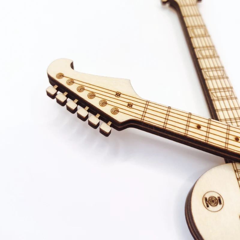 Boîte guitare personnalisé et médiators électrique ou acoustique