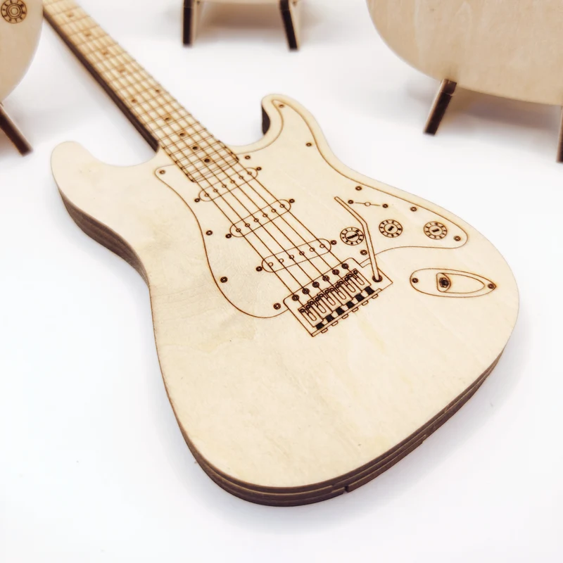 Boîte guitare personnalisé et médiators électrique ou acoustique