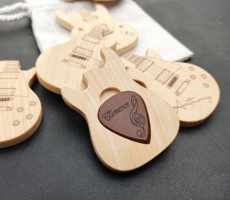 Boîte en forme de guitare avec son médiator – Le cadeau parfait pour les musiciens