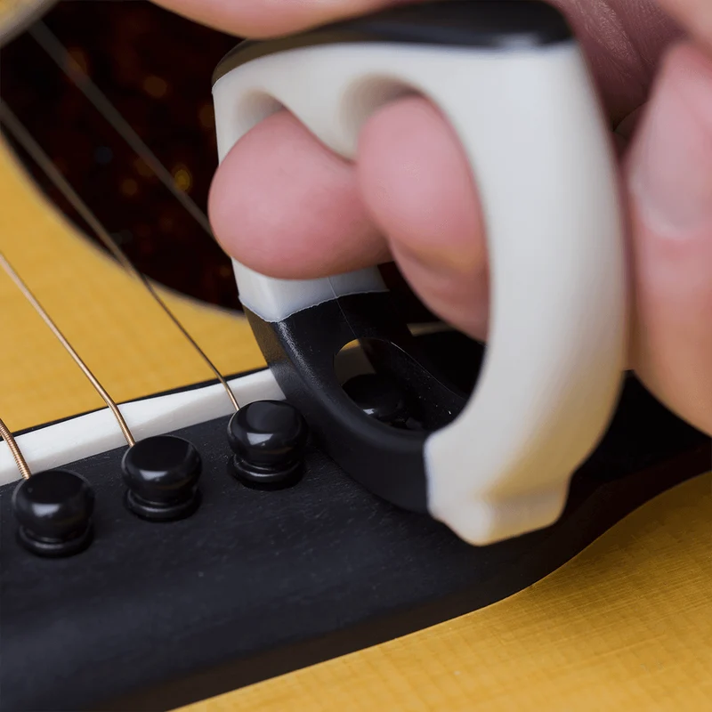 Tire-chevilles MARTIN A0128 – Outil d'entretien pour guitare acoustique