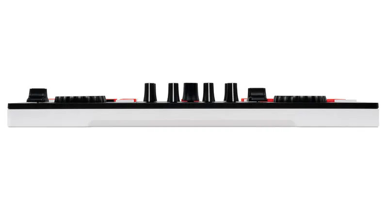 Contrôleur DJ 2 Voies Portable USB-C – Numark Mixtrack GO
