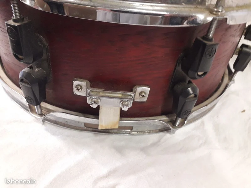Caisse claire YAMAHA Stage Custom Advantage – Rouge foncé – Très bon état