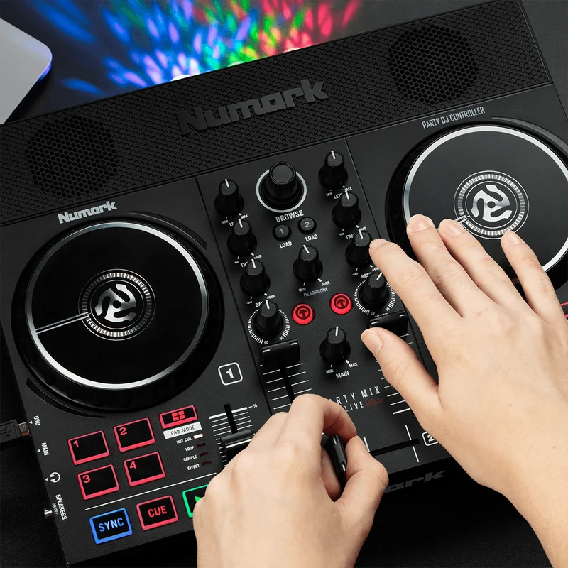 Contrôleur DJ 2 voies – 8 pads, carte son et jeux de lumières MONITOR