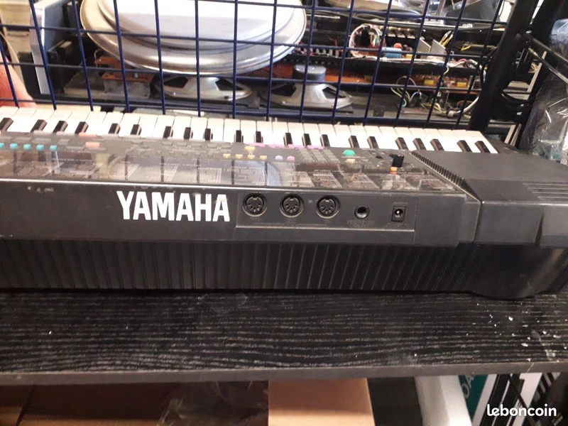 Yamaha PSS-51 – Clavier vintage arrangeur - OCCASIION
