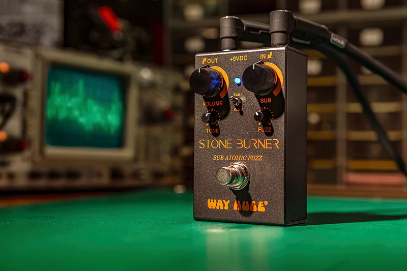Pédale Fuzz Way Huge Stone Burner Sub Atomic Fuzz WM81
