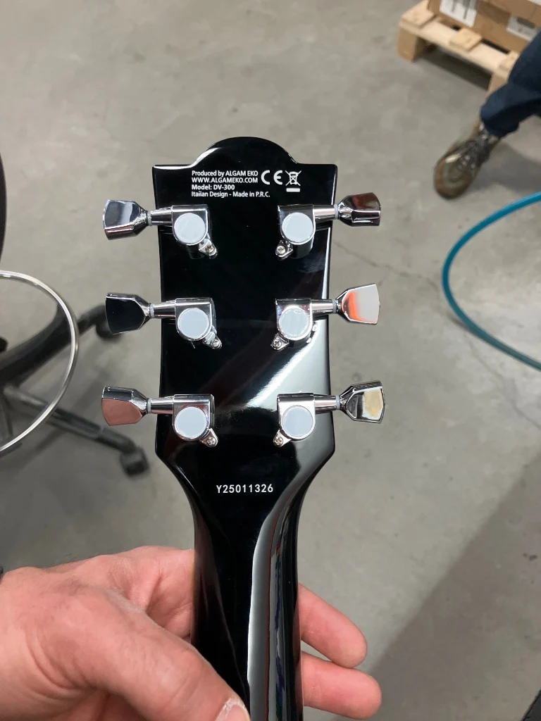 Guitare électrique type SG Eko DV300 noire STOCK B