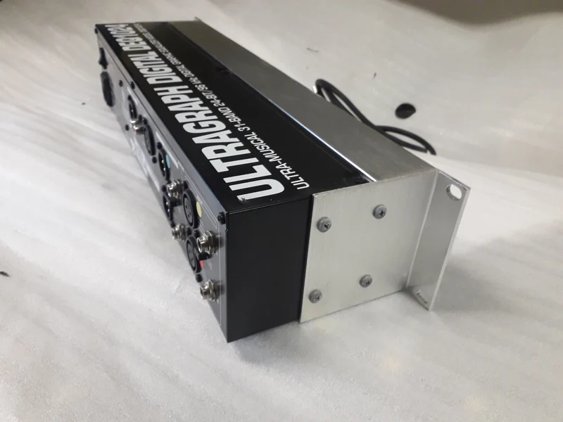 Égaliseur graphique Behringer DEQ1024 – Occasion