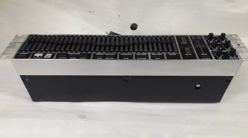Égaliseur graphique Behringer DEQ1024 – Occasion