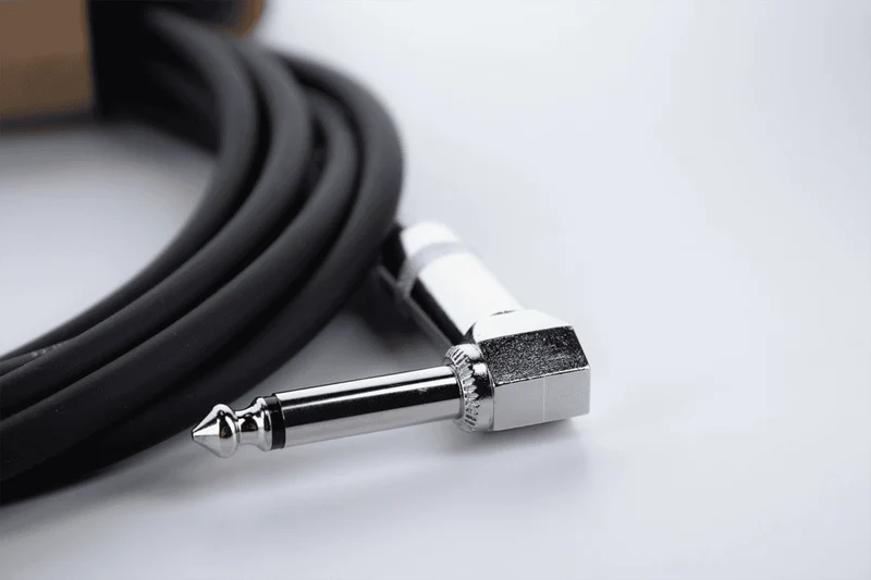 Câble instrument Jack droit / Jack coudé Cordial Série Elements – 6 m - EI6PR