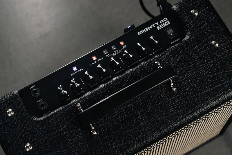 Ampli guitare electrique À modélisation 40 / 5W / 0.5W + Bluetooth NUX MIGHTY-40-MK2