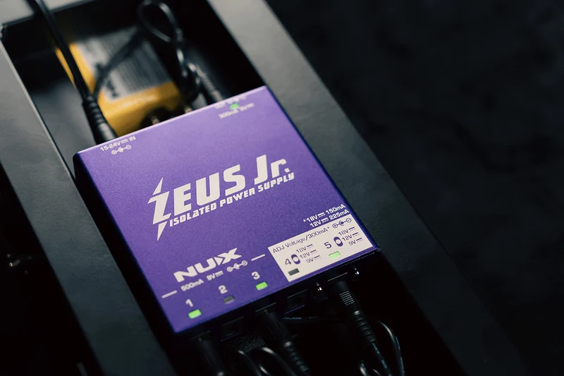 BOITIER D'ALIMENTATION POUR 6 PEDALES D'EFFET NUX ZEUS-JUNIOR