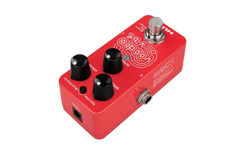PEDALE VIBE/CHORUS NUMERIQUE - TAPE TEMPO NUX VOODOO UNIVIBE