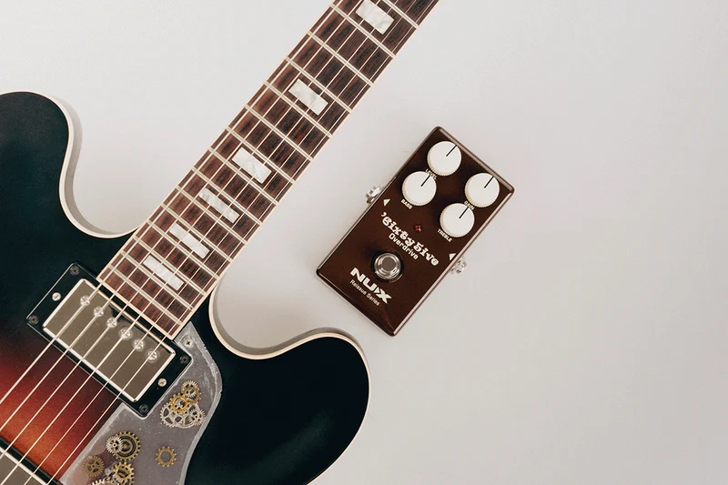 PEDALE OVERDRIVE ANALOGIQUE TYPE BLACKFACE DRIVE NUX SIXTYFIVE-OD